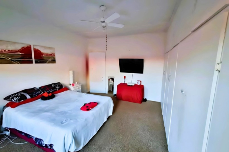 5 Bedroom Property for Sale in Gonubie Eastern Cape